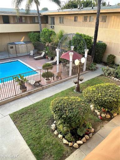 Main picture of Courtyard Apartments