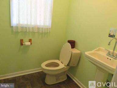 Main picture of 809 W Caroline St
