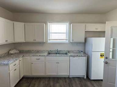 Main picture of 8771 Commercial Blvd