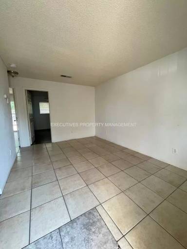 Main picture of 6912 Hall Blvd