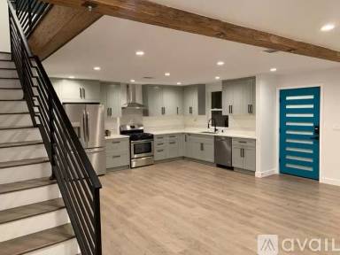 Main picture of 17123 Saticoy St