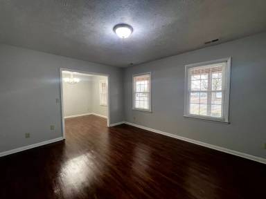Main picture of 1068 Pleasant Oak Dr