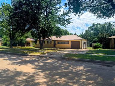 Main picture of 2103 W Columbine Ln