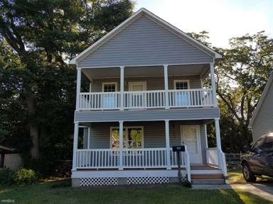 Main picture of 736 Bowman St