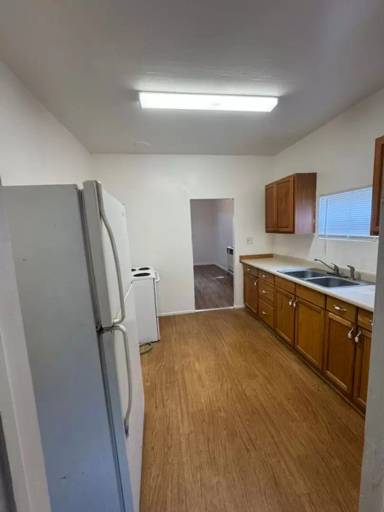 Main picture of 319 N Shasta St
