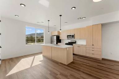 Main picture of 209 S 1400 W