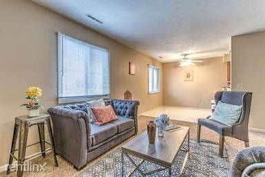 Main picture of 111 E Westplains Rd