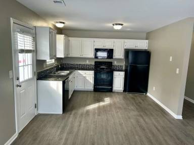 Main picture of 500 N Austin St