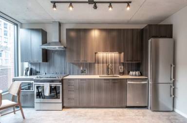 Main picture of 900 W Washington Blvd