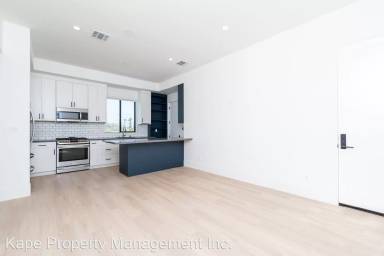 Main picture of 6079 Cashio St
