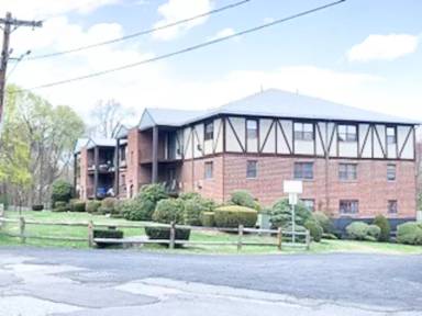 Main picture of 65 Elmwood Park