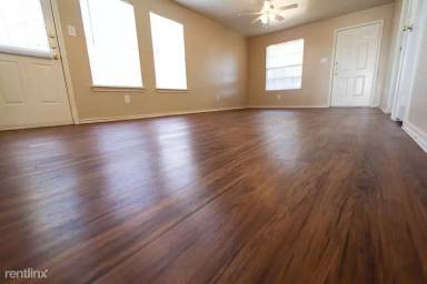 Main picture of 1338 Christopher Ave