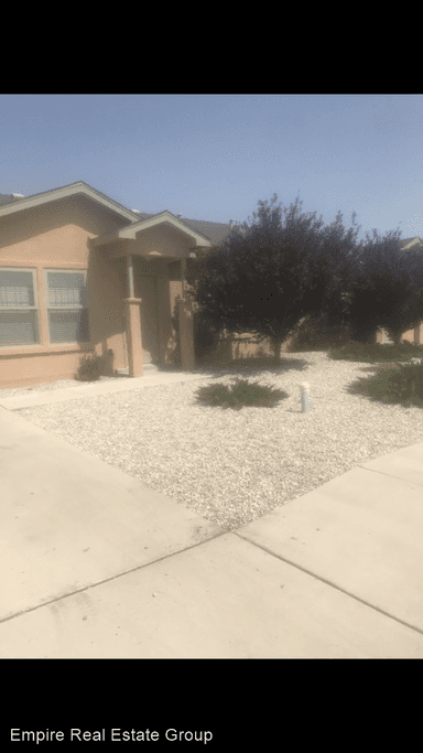 Main picture of 2318 N Desert Willow Ln