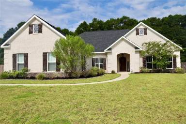Main picture of 207 Sonya Dr