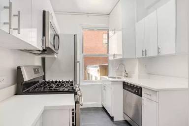Main picture of 155 E 37th St