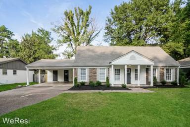 Main picture of 292 Colegrove St