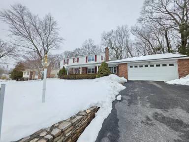 Main picture of 22 High Ridge Dr