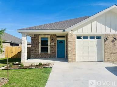Main picture of 5203 Rose Garden Loop