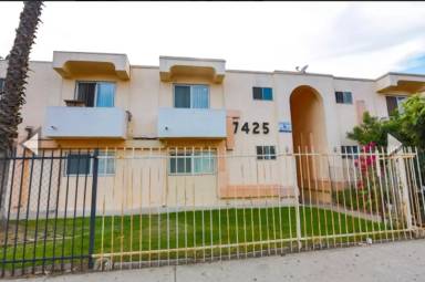 Main picture of 7425 Vineland Ave