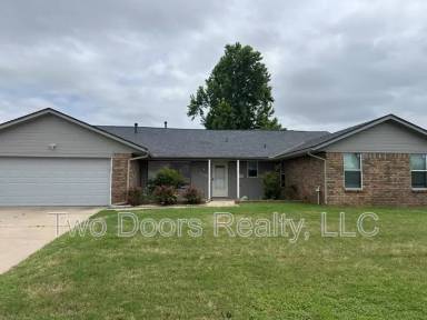 Main picture of 2300 NW 115th St