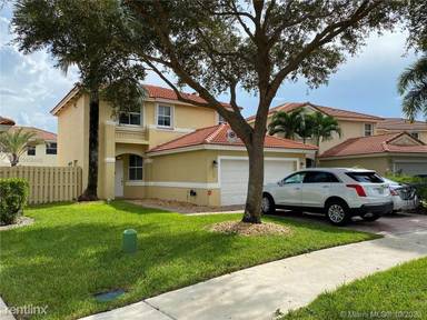 Main picture of 15160 SW 49th Ct