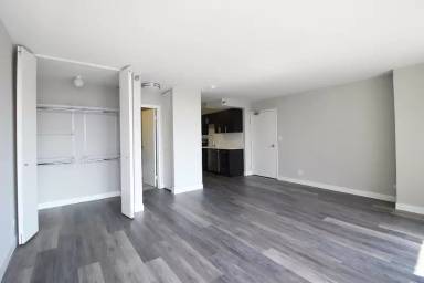 Main picture of 866 N Wabash Ave