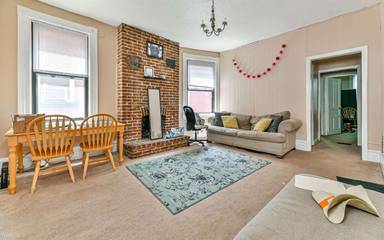 Main picture of 630 Summerlea St