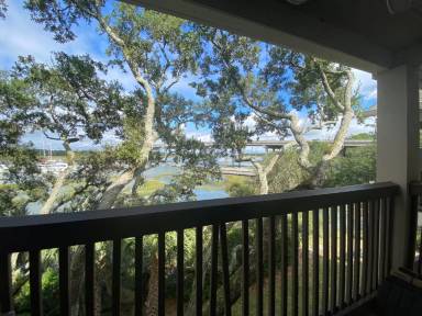 Main picture of 70 Helmsman Way