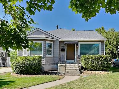 Main picture of 1021 E Wilson Ave