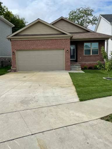 Main picture of 204 Tower Dr