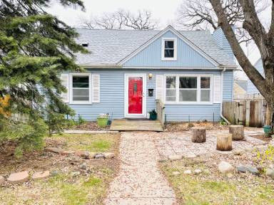 Main picture of 6717 Queen Ave S
