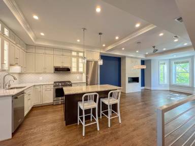 Main picture of 2805 11th St NW
