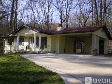 Main picture of 1763 Hi Roc Rd NE