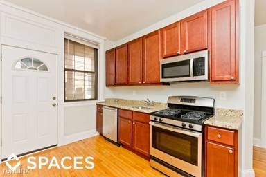 Main picture of 1314 W Waveland Ave