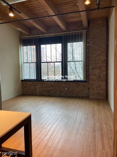 Main picture of 125 E 21st St