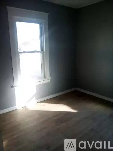 Main picture of 1406 Brabyn Ave
