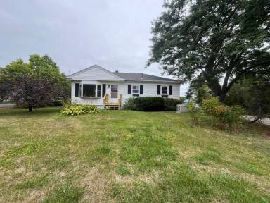 Main picture of 33 Violette Ave