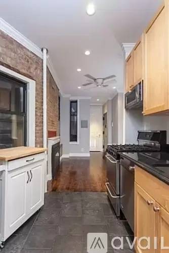 Main picture of 209 E 25th St
