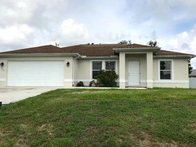 Main picture of 2917 NE 6th Pl