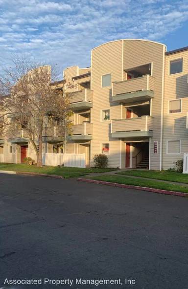 Main picture of 6048 SE Drake St