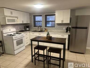 Main picture of 6221 S Massasoit Ave