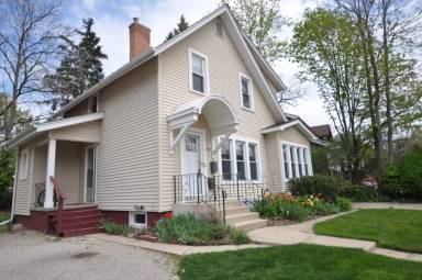 Main picture of 903 Sylvan Ave