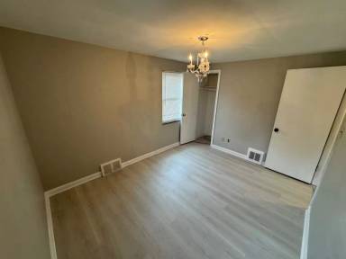 Main picture of 414-416 E 222 ST