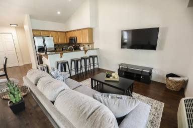 Main picture of 322 N Promenade Loop