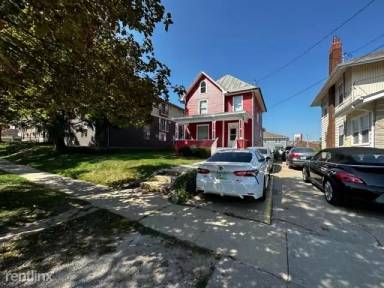 Main picture of 403 S Johnson St