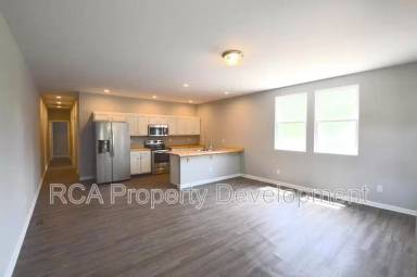 Main picture of 3501 N Illinois St