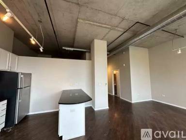 Main picture of 6 S Laflin St Apartments