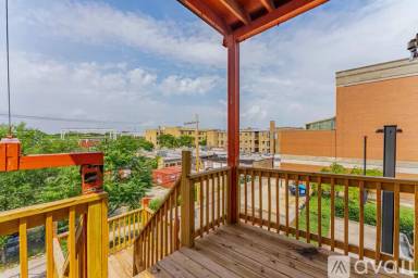 Main picture of 7630 N Marshfield Ave