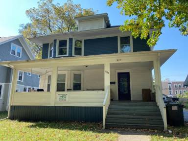 Main picture of 805 W Green St