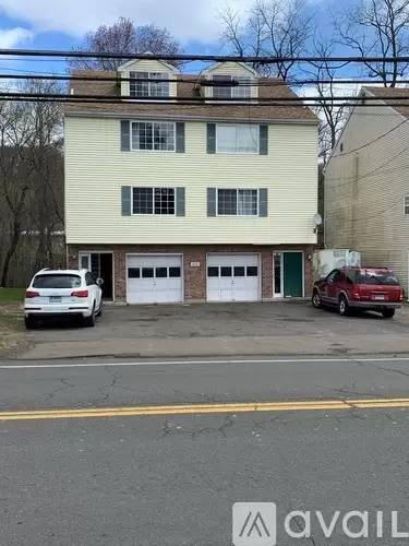 Main picture of 1689 Litchfield Tpke
